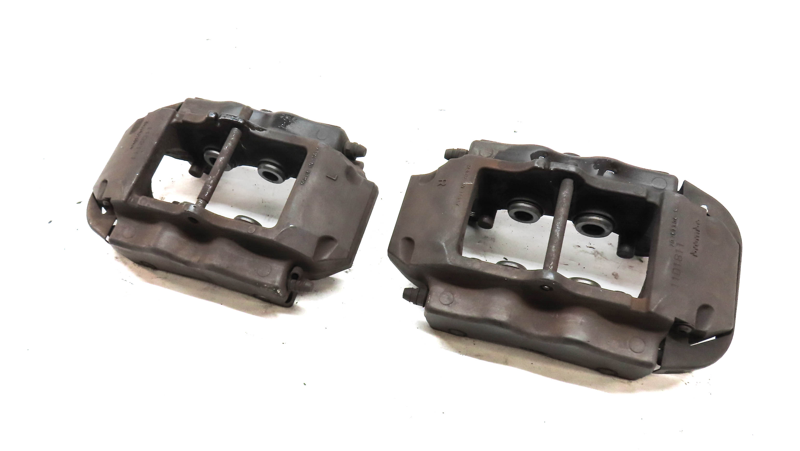 2004-2015 VW TOUAREG - AUDI Q7 (4L) REAR ABS DISC BRAKE CALIPER SET (BREMBO) — exact item pictured